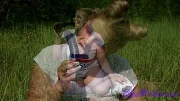 Секс   с футбольной фанаткой на природе