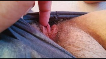 Ласка волосатой киски