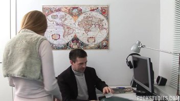 Старикан позвал свою ученицу чтобы выебать