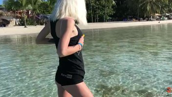 Кончил  в киску  худой   блондинки после минета