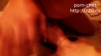 Трахают шлюшку