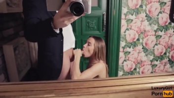 Минет в туалете ресторана