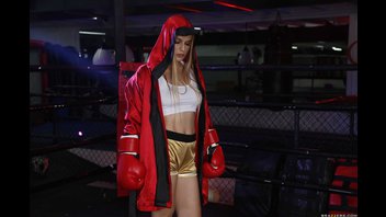 Бокс с малышкой