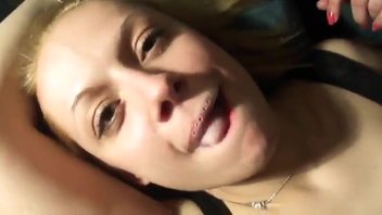 минет русской блондинки перед камерой