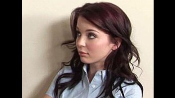 Милая кокетка с похотливым кобелем в офисе