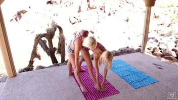 Две вкусные лесбиянки