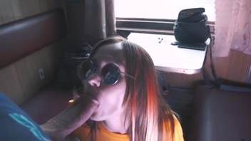 Русское - облюбовала  толстый член в поезде часть 2