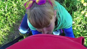 Русская   жена на даче не успокоилась пока не добыла порцию спермы в рот