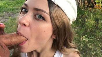 Страстный минет в парке