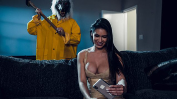 Сучечки решили повеселиться поздно ночью пока не кто ни видит