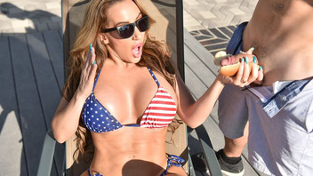 Милфа очень соскучилась по большим членам у себя в пизде