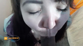 Русский муж заставил грудастую жену сосать член на балконе