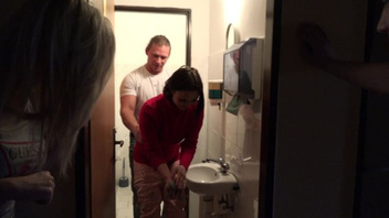 Грязная групповушка на отвязной вечеринке со стонами криками и бурными оргазмами