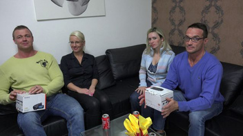 Чешские свингеры испытывают кайф когда меняются женами для страстного и крутого траха