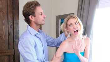 Жестко натянул блондинку и дал ей в рот свой член