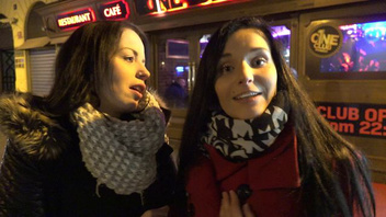 Немного полненькая темноволосая телка подалась на уговоры пикапера и переспала с ним