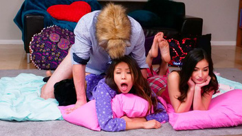 Две юные красотки соблазнили отчима одной из них и устроили групповушку