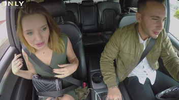 Миа Феррари заветными дырочками ублажает молодого страстного любовника