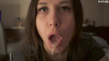 Эй малышка, подари папочке минет