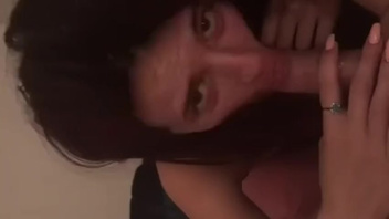 Русский парень трахнул худенькую Риту и снял на камеру