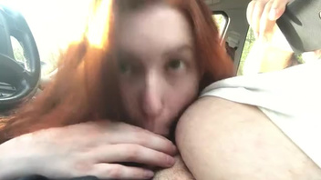 Русское, факт своего прелюбодеяния с рыжей проституткой в собственном авто водила снимает на камеру