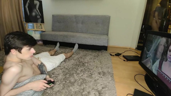 Русское,  я хочу потрогать твой член, пока ты играешь в Ведьмака