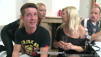 Молодые похотливые чешки всегда с готовностью показывают свои прелести на камеру