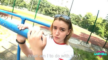 Девушка трахается с физруком за гаражами