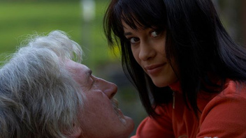 Сексу все возрасты покорны, старик и молодая Вики (Vicky)