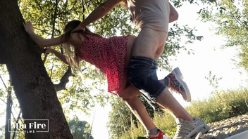 Выебал молодку на природе