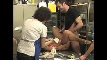 Ебля с брюнеткой в креме