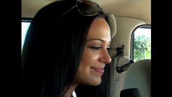 Девушки делают это за деньги