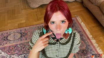 Мощно ебет и спускает сучке в ротик