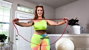 Ее тренировка и минет с окончанием в ротик