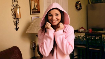 Сука готова мощно  ебаться, трах с брюнеткой