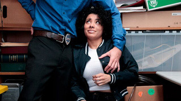 Своровала и  была за это выебана