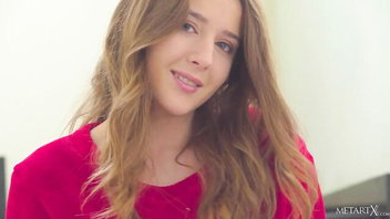 Молодая любительница  мастурбации