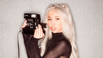 Хочет жариться в попку, анал с Кензи Ривз (Kenzie Reeves)