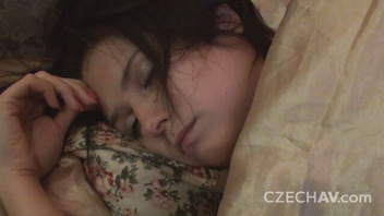 Трахает свою  суку при каждой возможности, домашняя  порнуха