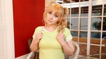 Молодая сиськастая девушка  отлично ебется