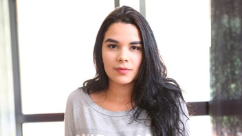 Латинская сисястая девка  хочет быть трахнута