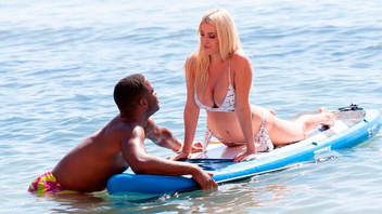 Межрасовый анальный секс, белую негр  ебет в жопу, Марика Шанель (Marica Chanelle)