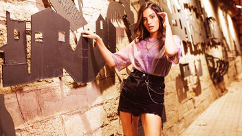 Хочет его толстый хуй в пизду, рот и  анал