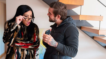 Устраивает для милашки жесткий трах в три  дырочки,  Джулия де Лючия (Джулия де Лючия)