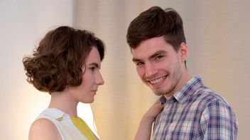 Молодая хорошенько подставляется под  член