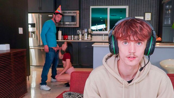 Сюрприз для девки в виде толстого  члена