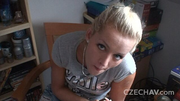 Блондиночка готова к сексу, любительское
