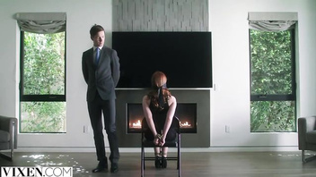 Рыженькая Элла Хьюз (Ella Hughes) любит секс