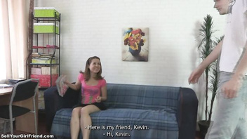 Разрешает  свою милашку другу выебать за  деньги