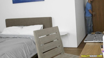 Роскошная милфа Бриана Бэнкс (Briana Banks) ебет его член